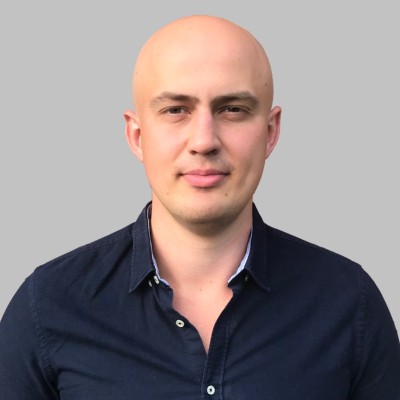Headshot of Artur Romanov