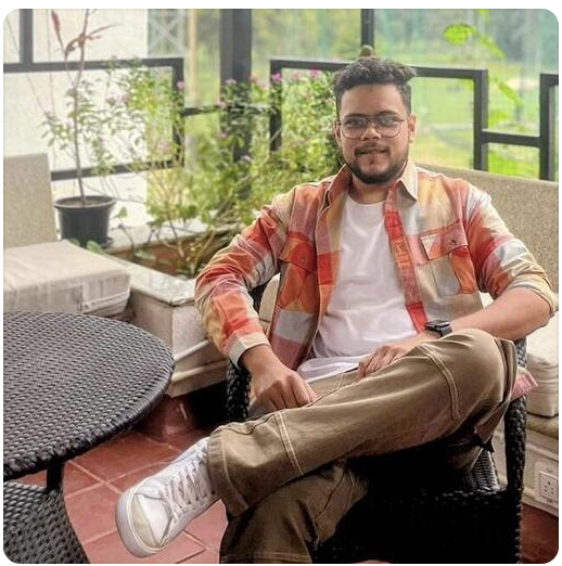Headshot of Ishan Kulshrestha